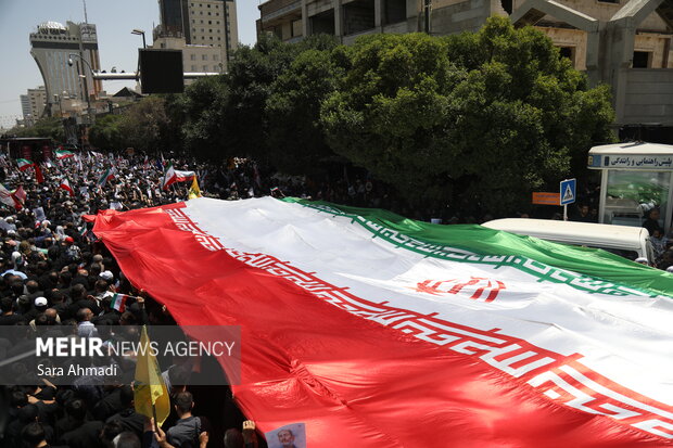 مراسم تشییع پیکر ۱۵ شهید جنایت رژیم صهیونیستی در مشهد - ۲