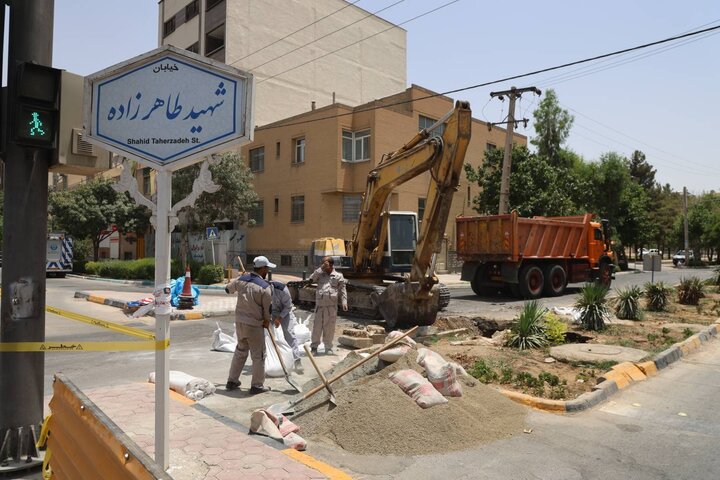 خط اصلی انتقال فاضلاب در محدوده ملک شهر اصفهان دوباره ریزش کرد