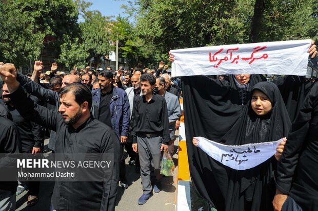 تشییع پیکر شهید مدافع وطن «مهدی قهرمانی» در اردبیل