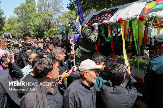 تشییع پیکر شهید مدافع وطن «مهدی قهرمانی» در اردبیل
