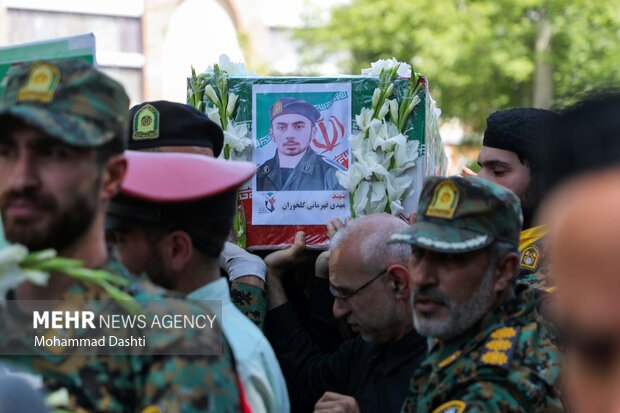 تشییع پیکر شهید مدافع وطن «مهدی قهرمانی» در اردبیل