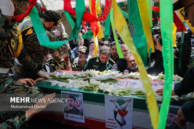 تشییع پیکر شهید مدافع وطن «مهدی قهرمانی» در اردبیل