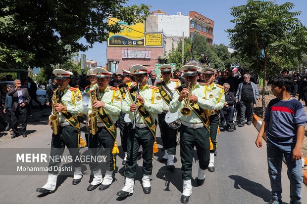 تشییع پیکر شهید مدافع وطن «مهدی قهرمانی» در اردبیل