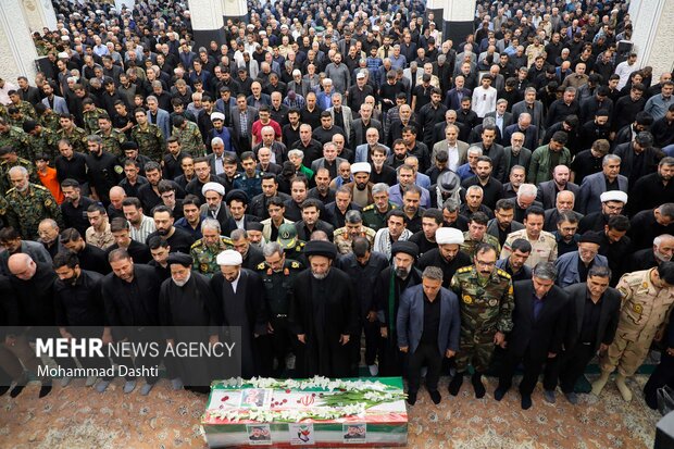 تشییع پیکر شهید مدافع وطن «مهدی قهرمانی» در اردبیل