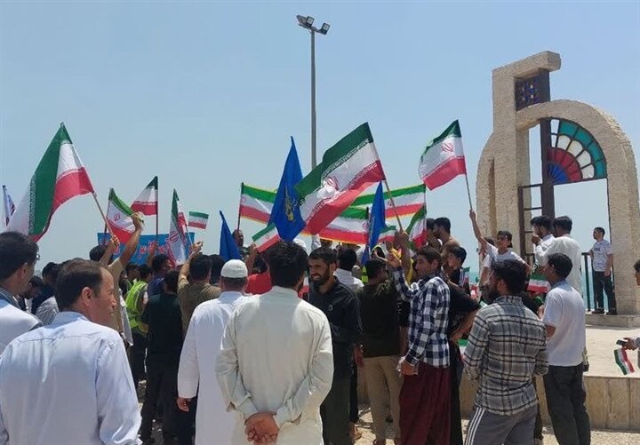 راهپیمایی اهل سنت بوشهر در محکومیت تجاوز آمریکا و اسرائیل به خاک ایران