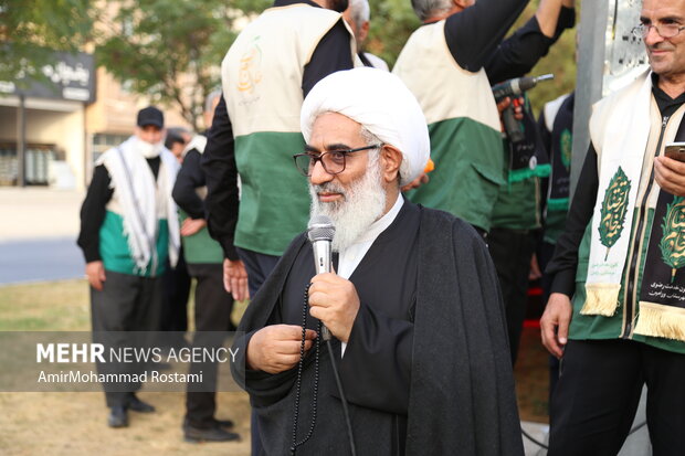 تعویض پرچم امام رضا در ورامین