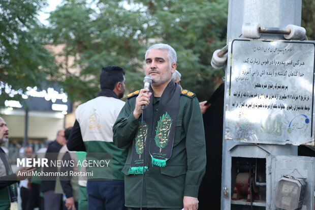 تعویض پرچم امام رضا در ورامین