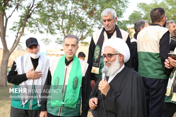تعویض پرچم امام رضا در ورامین