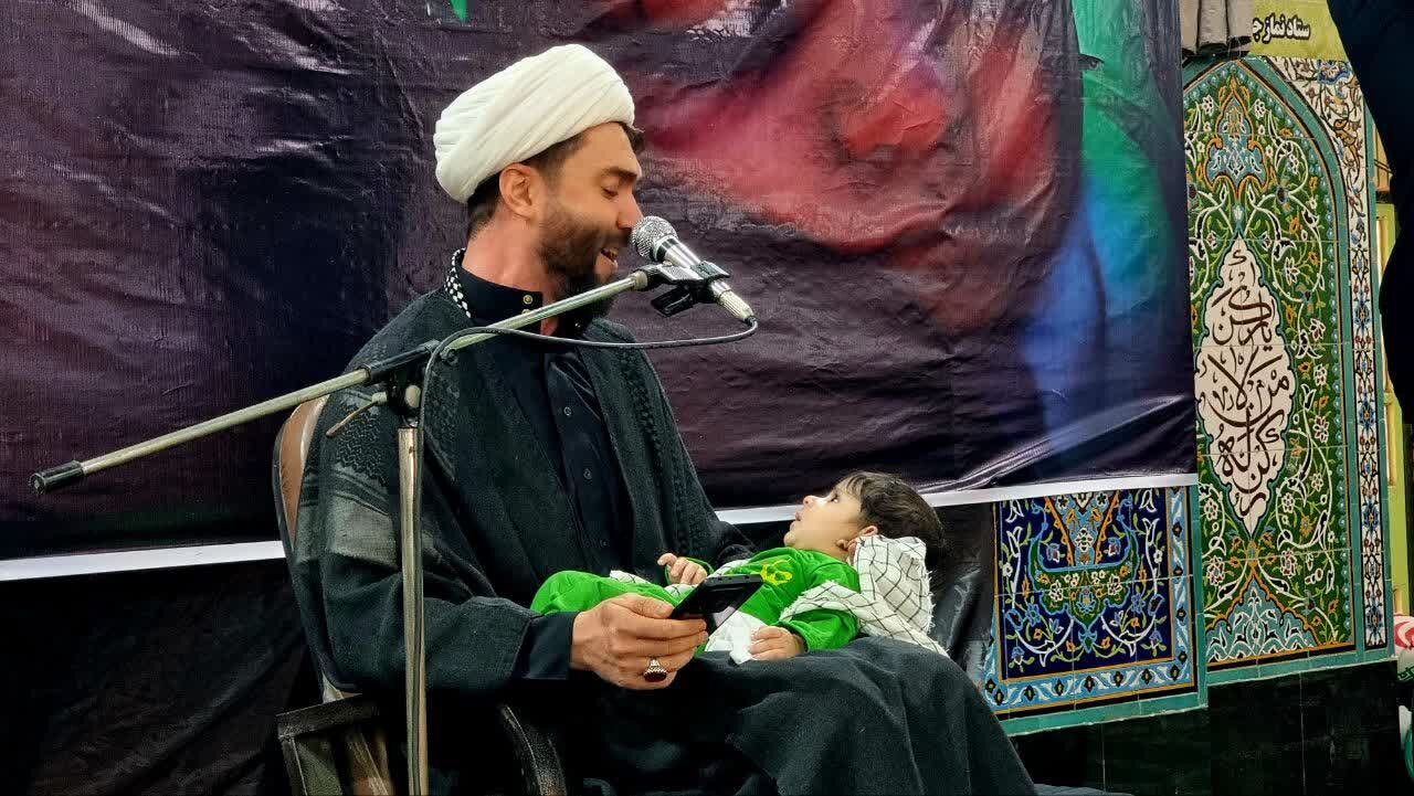 همایش شیرخوارگان حسینی در گناوه برگزار شد
