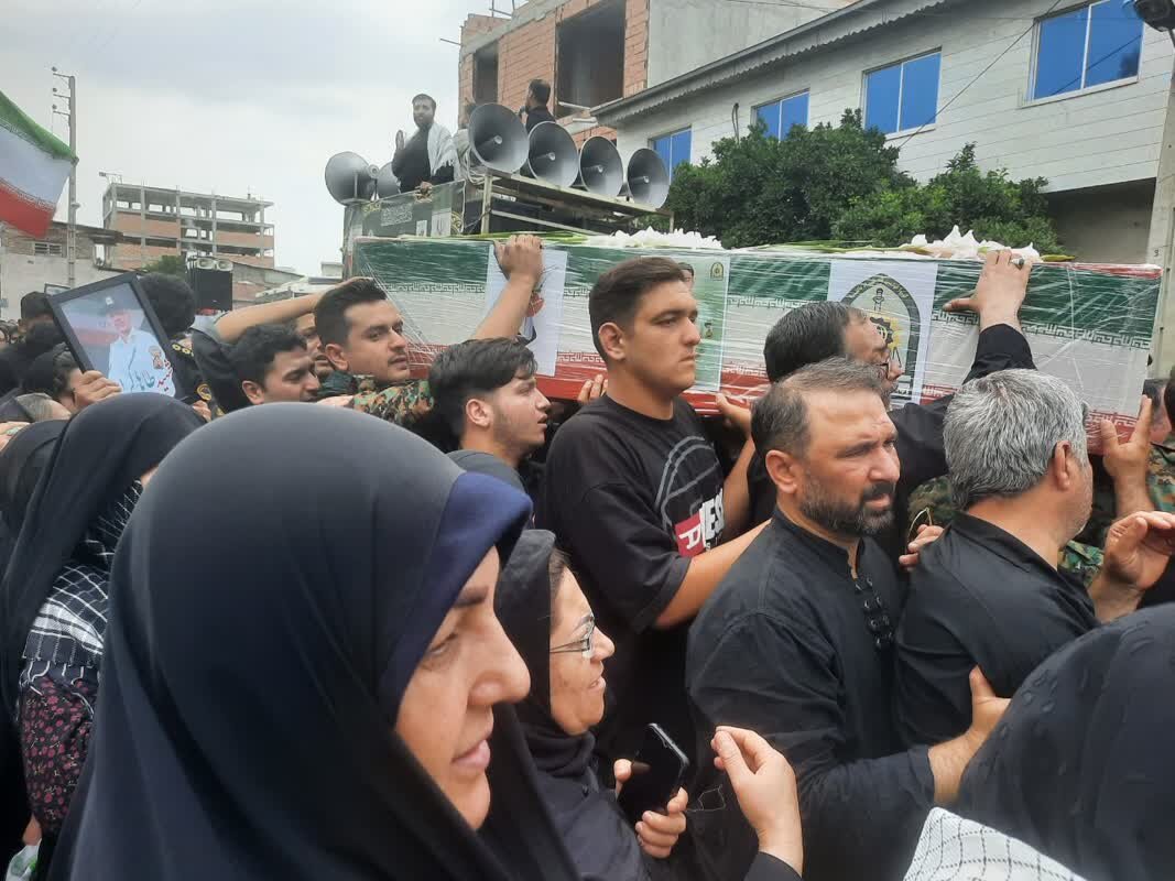 شهيدان،مراسم،ايران،صداي،زنده،طاها،بدرقه،بغض،تشييع،آرامي،عزت، ...