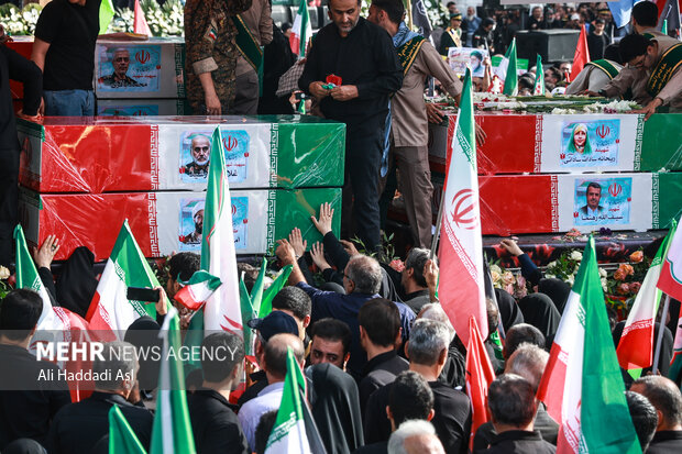 تشییع پیکر 60 شهید اقتدار در تهران