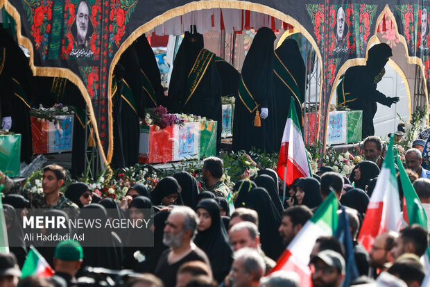 تشییع پیکر ۶۰ شهید اقتدار در تهران