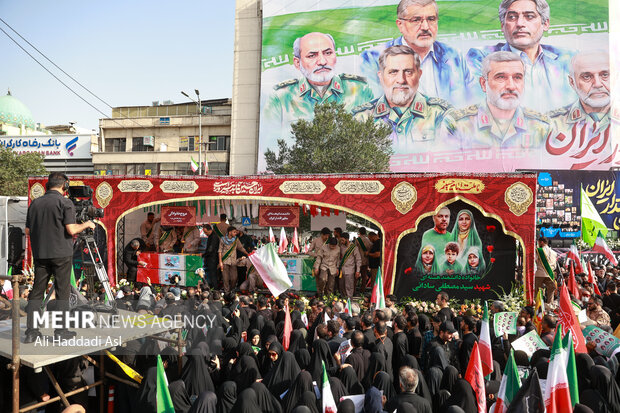 تشییع پیکر ۶۰ شهید اقتدار در تهران