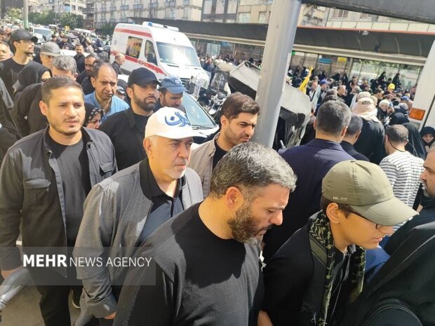 Eski bakan "Zarif" cenaze törenine katıldı Eski bakan "Zarif" cenaze törenine katıldı