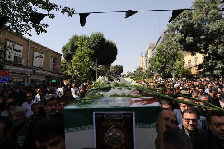 İran halkından özel slogan; Uzlaşı yok, Amerka ile savaş var İran halkından özel slogan; Uzlaşı yok, Amerka ile savaş var