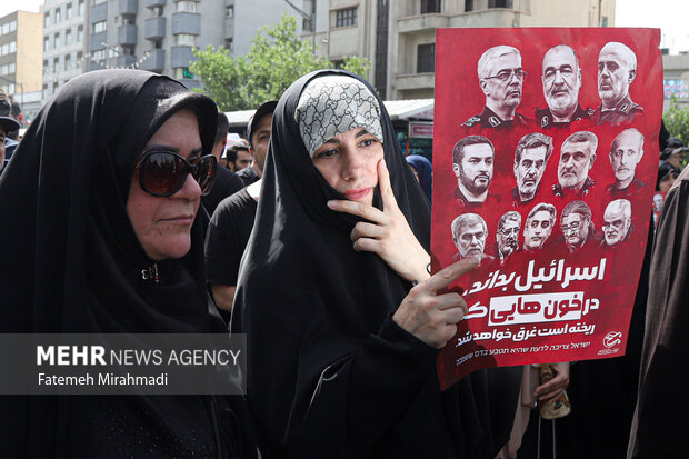 تشییع پیکر ۶۰ شهید اقتدار در تهران
