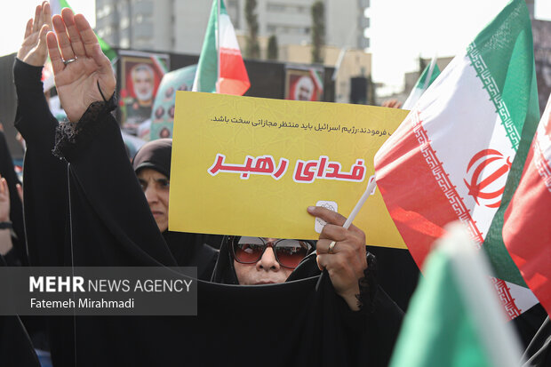 تشییع پیکر ۶۰ شهید اقتدار در تهران