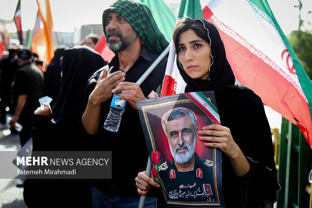 تشییع پیکر ۶۰ شهید اقتدار در تهران