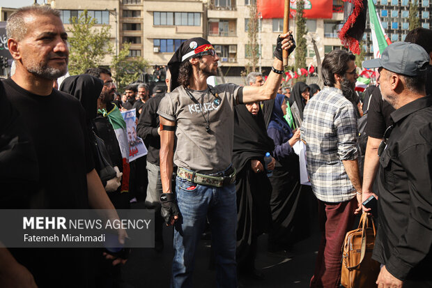 تشییع پیکر ۶۰ شهید اقتدار در تهران
