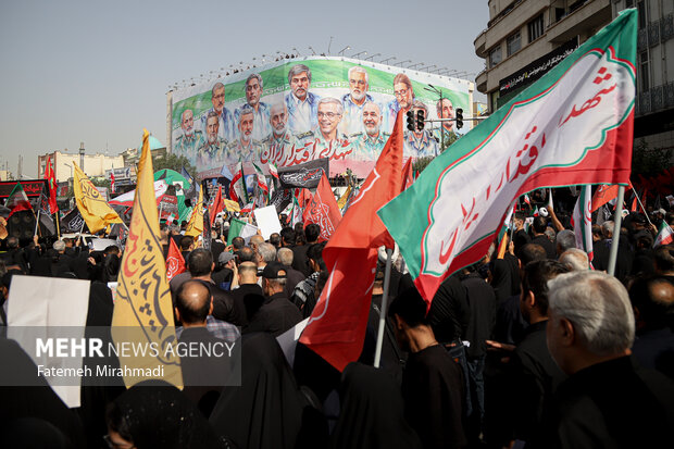 تشییع پیکر ۶۰ شهید اقتدار در تهران