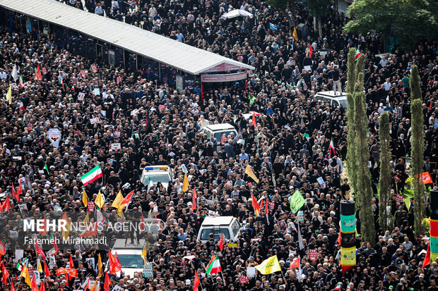 تشییع پیکر ۶۰ شهید اقتدار در تهران