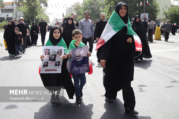 تشییع پیکر 60 شهید اقتدار در تهران -1