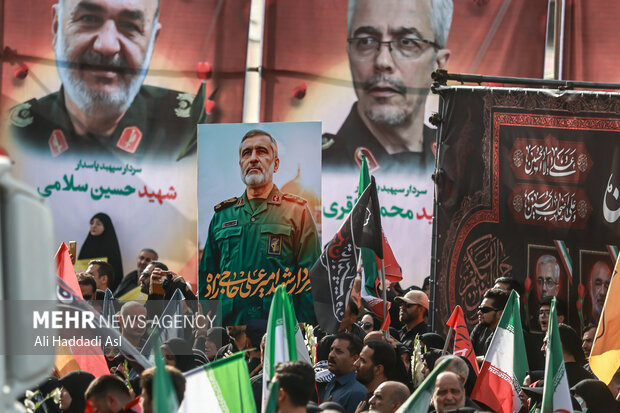 تشییع پیکر ۶۰ شهید اقتدار در تهران