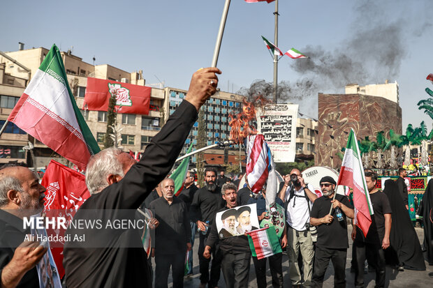 تشییع پیکر ۶۰ شهید اقتدار در تهران