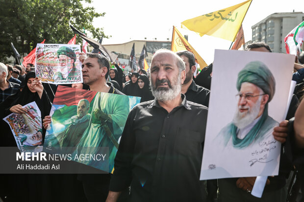 تشییع پیکر ۶۰ شهید اقتدار در تهران