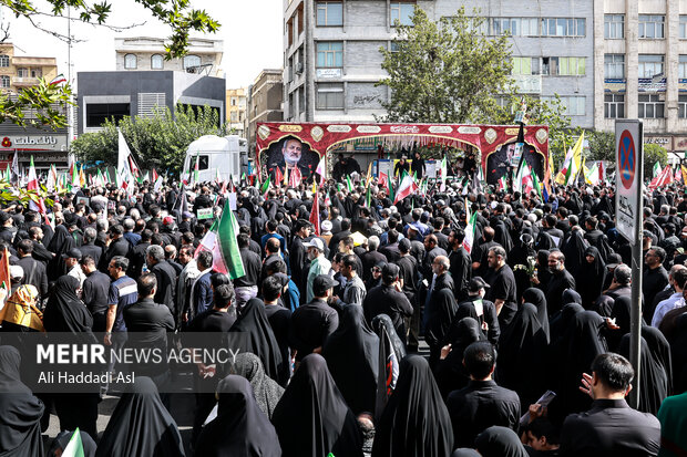 تشییع پیکر 60 شهید اقتدار در تهران - 2 34