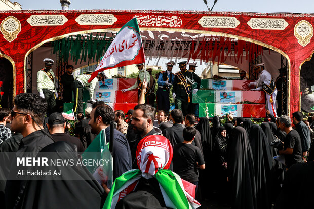 تشییع پیکر ۶۰ شهید اقتدار در تهران