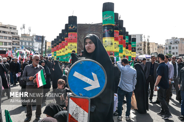 تشییع پیکر ۶۰ شهید اقتدار در تهران