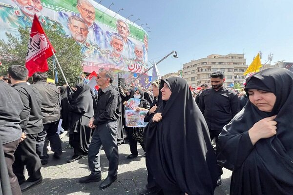 حضور معاون زنان و خانواده رییس جمهور در مراسم تشییع شهدای اقتدار