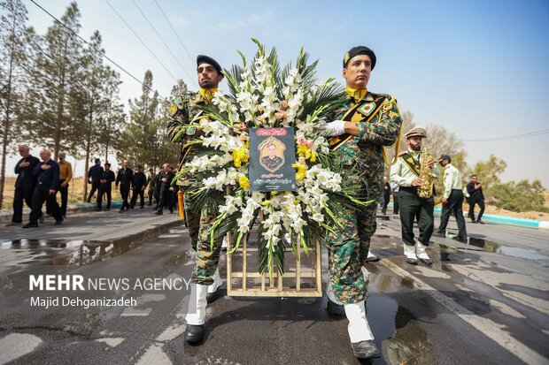 تشییع پیکر شهید مدافع وطن «سرگرد صالح بناء هنزایی» در یزد