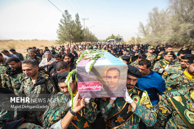 تشییع پیکر شهید مدافع وطن «سرگرد صالح بناء هنزایی» در یزد
