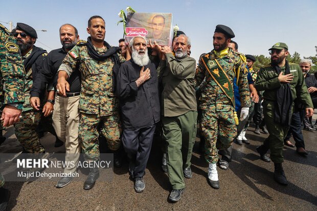 تشییع پیکر شهید مدافع وطن «سرگرد صالح بناء هنزایی» در یزد