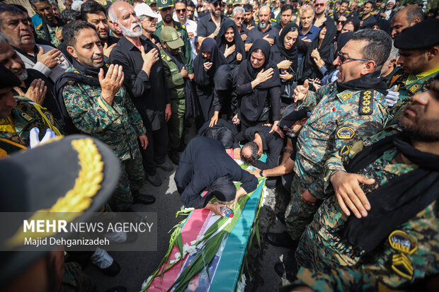 تشییع پیکر شهید مدافع وطن «سرگرد صالح بناء هنزایی» در یزد