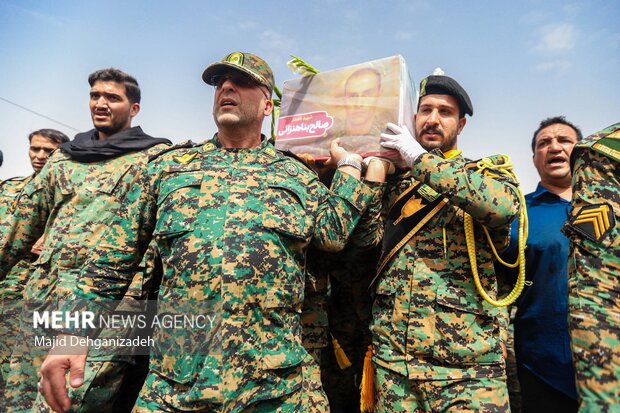 تشییع پیکر شهید مدافع وطن «سرگرد صالح بناء هنزایی» در یزد