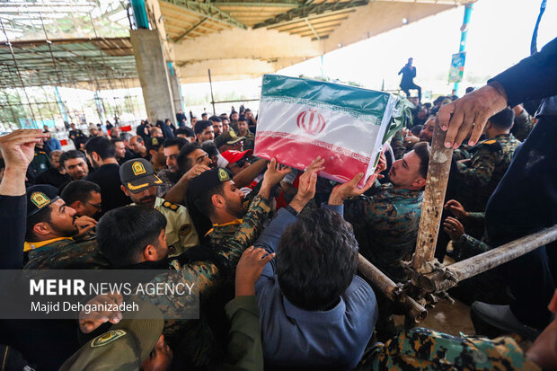 تشییع پیکر شهید مدافع وطن «سرگرد صالح بناء هنزایی» در یزد