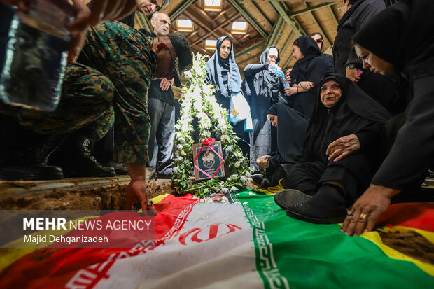 تشییع پیکر شهید مدافع وطن «سرگرد صالح بناء هنزایی» در یزد