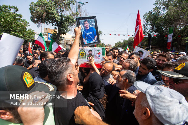 تشییع پیکر شهید مدافع وطن «امیرحسین باجلان» در قزوین