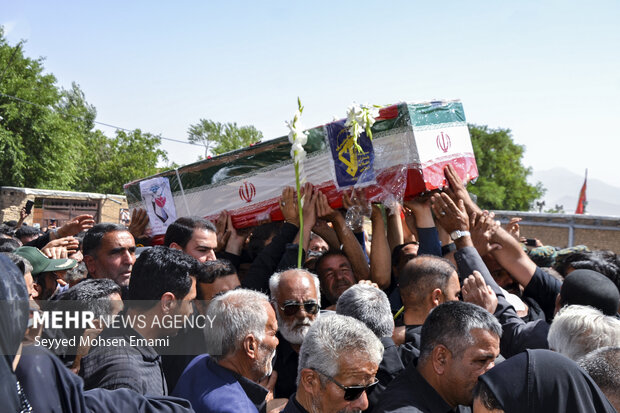 تشییع پیکر مطهر سردار غلامرضا سوادکوهی در فریدن اصفهان