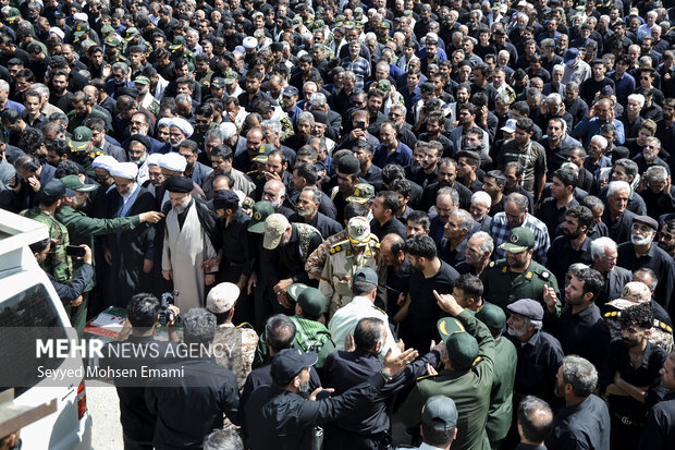 تشییع پیکر مطهر سردار غلامرضا سوادکوهی در فریدن اصفهان