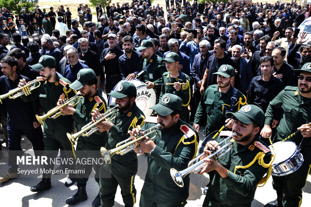 تشییع پیکر مطهر سردار غلامرضا سوادکوهی در فریدن اصفهان