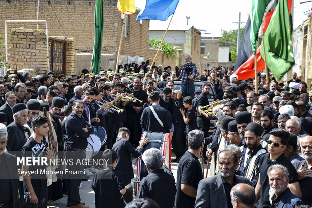 تشییع پیکر مطهر سردار غلامرضا سوادکوهی در فریدن اصفهان