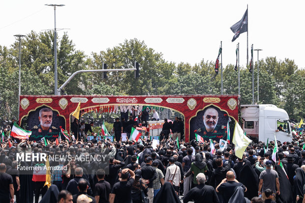 تشییع پیکر 60 شهید اقتدار در تهران - 4 6