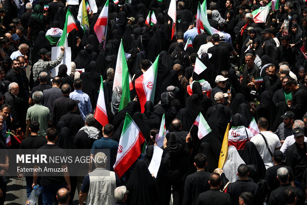 تشییع پیکر 60 شهید اقتدار در تهران - 4 21