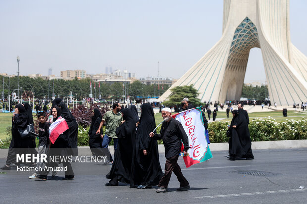 تشییع پیکر 60 شهید اقتدار در تهران - 4 22