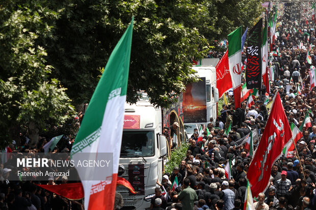 تشییع پیکر 60 شهید اقتدار در تهران - 4 19