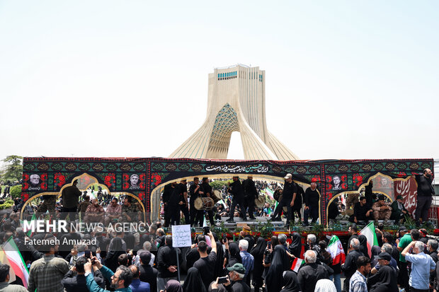 تشییع پیکر 60 شهید اقتدار در تهران - 4 26
